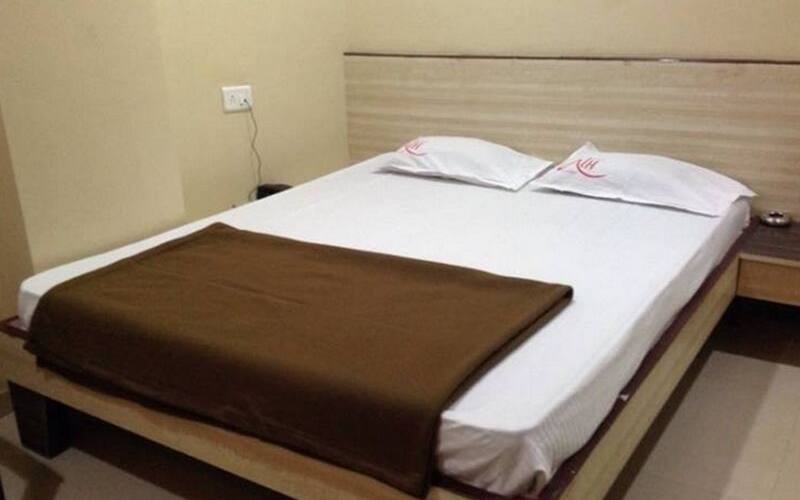 Hotel Al Hayat Lodge, Solapur 1